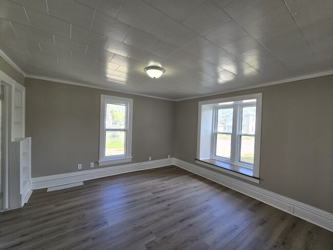 Photo - 740 W 11th St