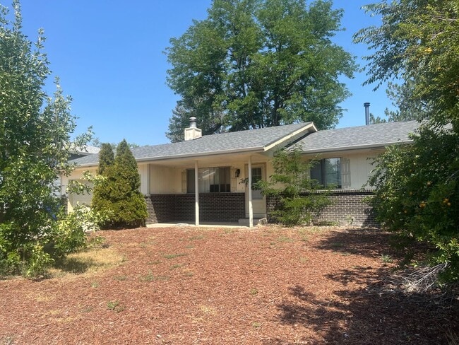 Building Photo - 4Bedroom in Great Neighborhood Available A... Rental