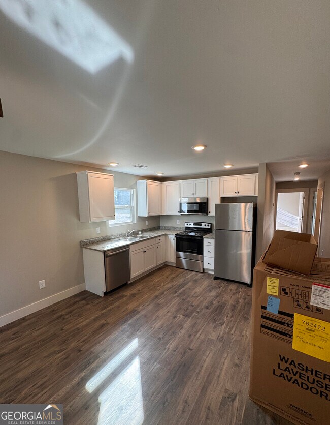 Photo - 210 Maret St