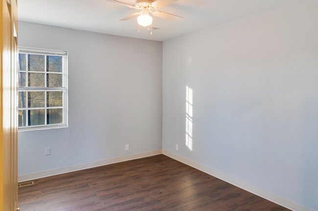 Photo - Apache Manor