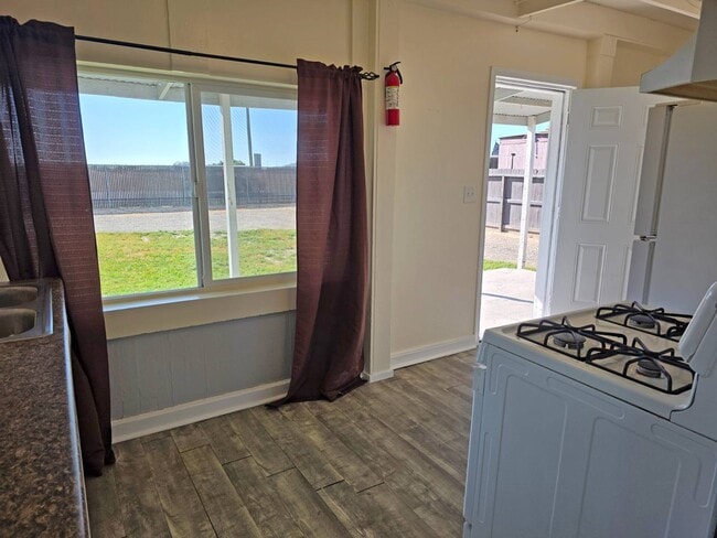 Photo - 10600 State Hwy 59