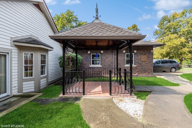 Photo - 2542 N Talbott St