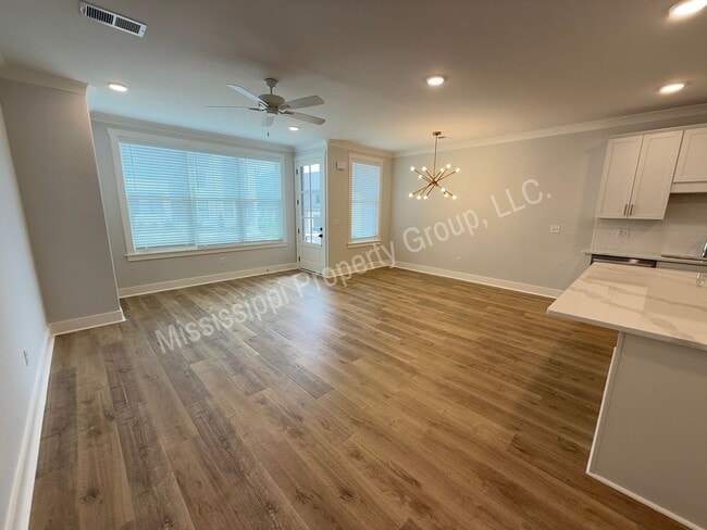 703 Miramar Ln