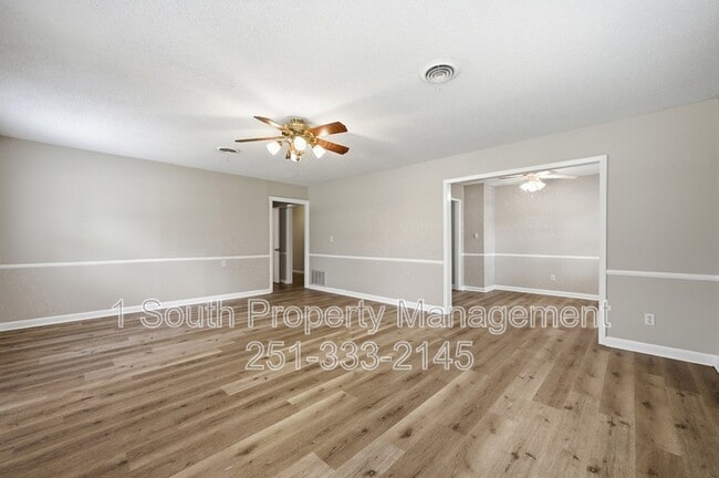 Photo - 1906 Elaine Ave