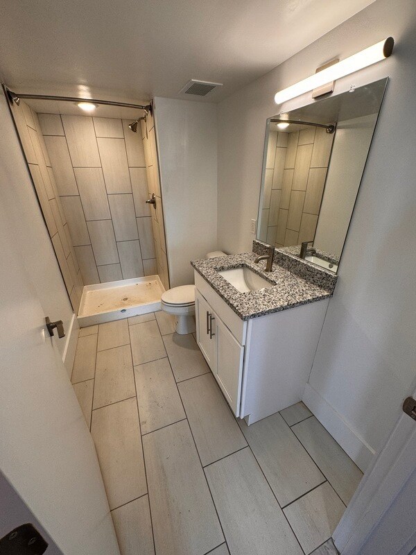 Photo - 101 S Main St Unidad 18