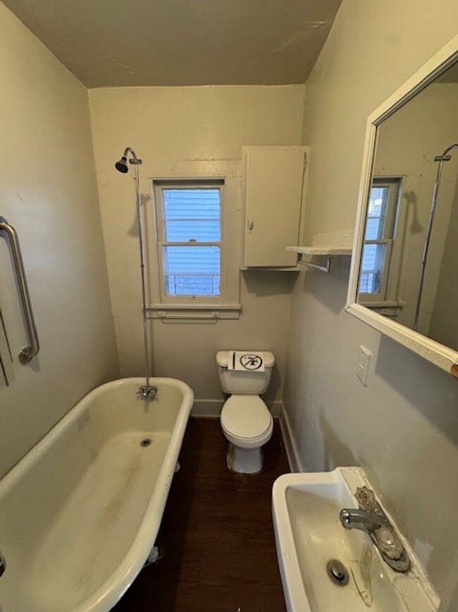 Photo - 1410 W 4th St