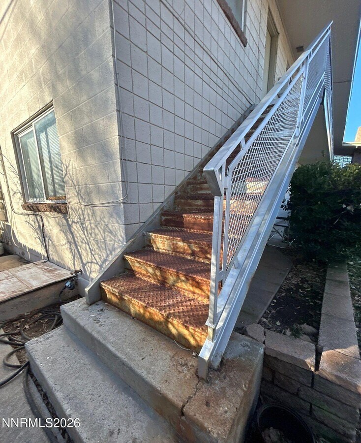 Photo - 218 Mt Rose St Unidad 3