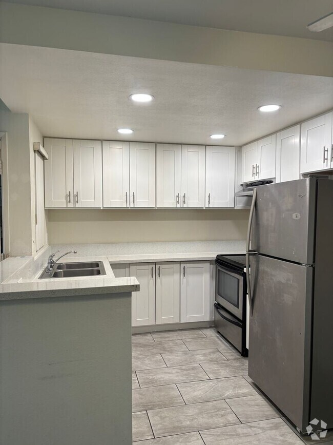 Building Photo - Upgraded 1 Bedroom Condo in Mission Valley...