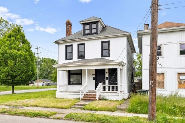 Photo - 429 1/2 S. Champion Avenue