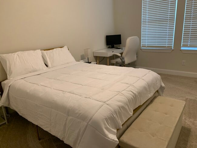 Photo - 468 Lily Loop