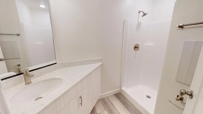 Photo - 920 S 25 E