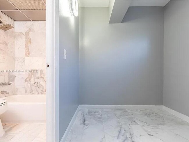 Photo - 1545 Euclid Ave Unidad 2D