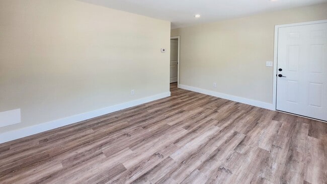 Photo - Knoxville 37921 - Brand New 3 Bedroom, 2 Full Bath Duplex Unit near downtown and Western Avenue -...