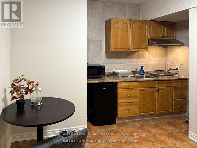 Photo - 21 Tenbury Dr