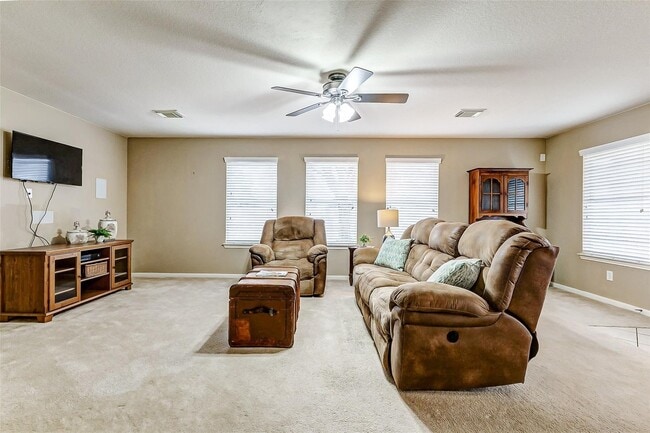 Building Photo - 6303 Applewood Forest Dr
