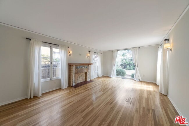 Photo - 1349 Meadowbrook Ave