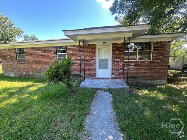 Building Photo - 717 W 50th St Rental