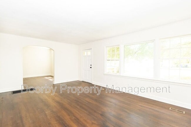 Photo - 4709 Colonial Dr