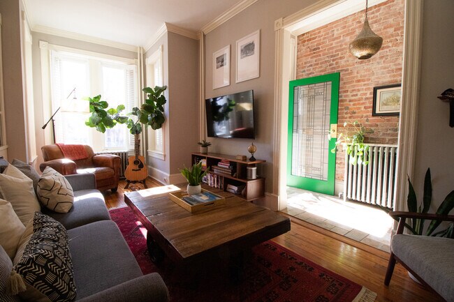 Photo - 1236 G St NE
