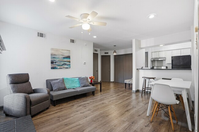 Photo - 9520 Royal Ln Unit 207