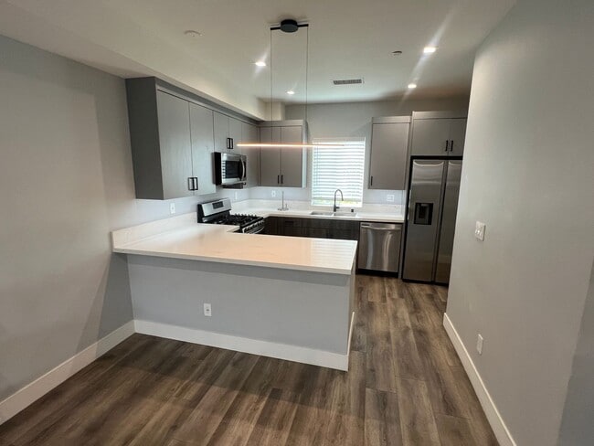 Building Photo - 14759 Friar St Rental