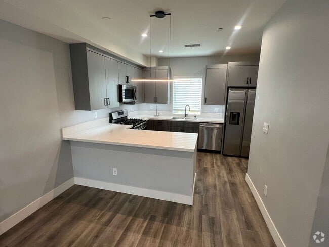 Building Photo - 14759 Friar St Rental
