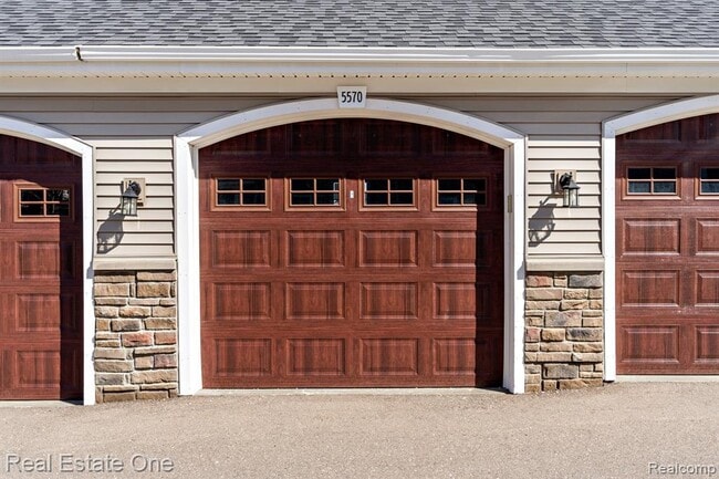 Photo - 5570 Arbor Chase Dr