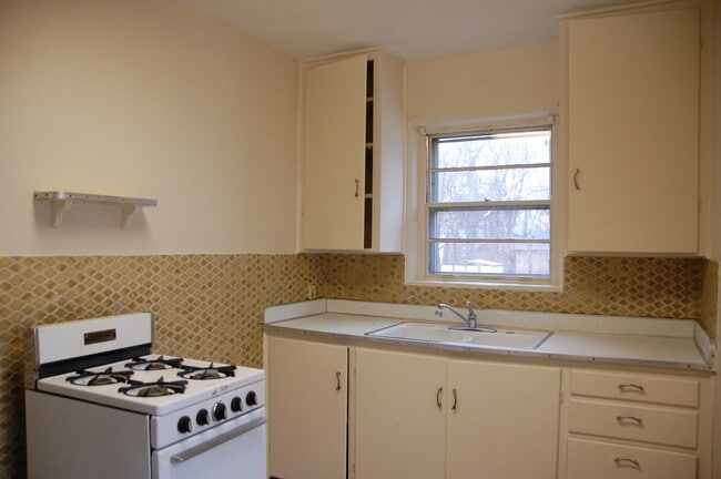 Photo - 606 E Elm St Unit 4