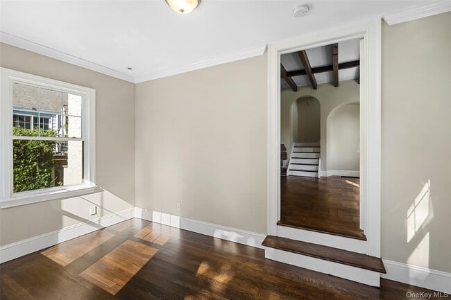 Photo - 288 Crestwood Ave