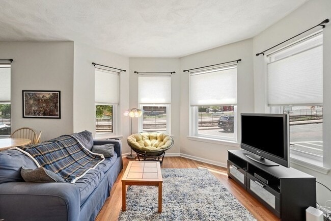 Photo - 1427 Commonwealth Ave Unit 201