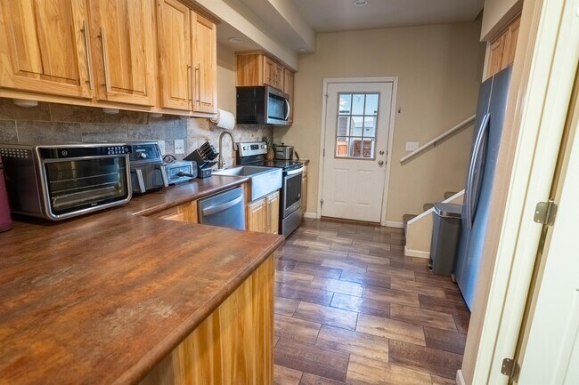 Photo - 170 Weathervane Ln
