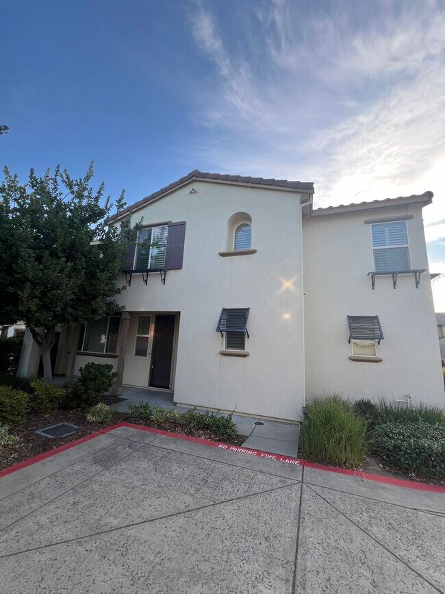 Prime Location in Roseville! 3 Bedroom Low... House House Rental in