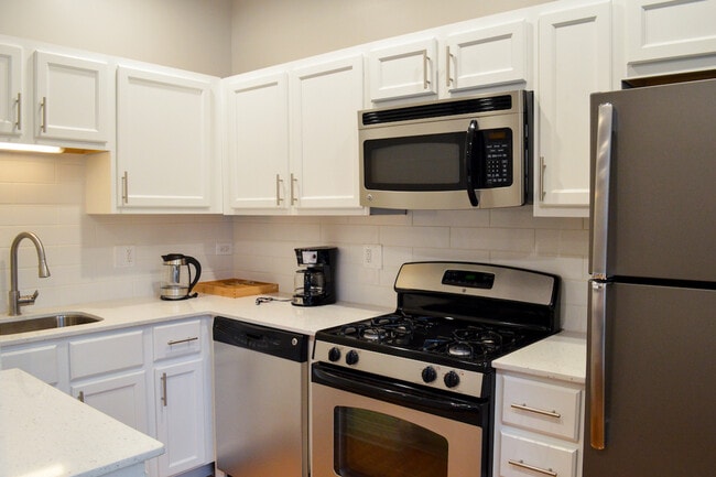 Photo - 850 W Barry Ave Unit 3B
