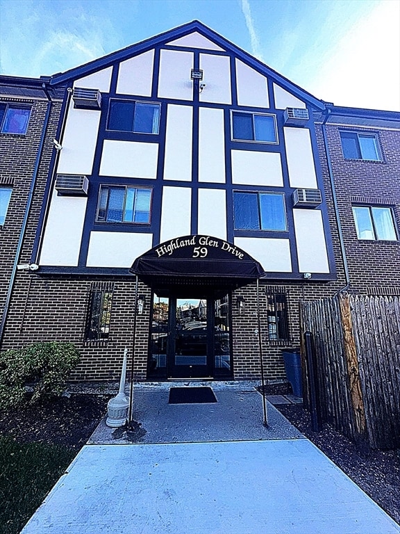 Building Photo - 59 Highland Glen Dr Unit 322