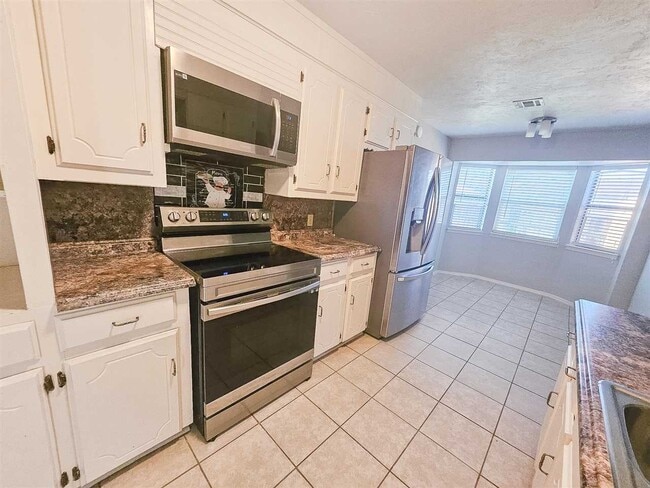 Photo - 2513 NW Robinhood Dr