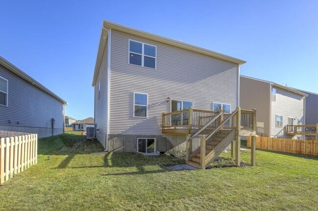 Photo - 1611 Maci St