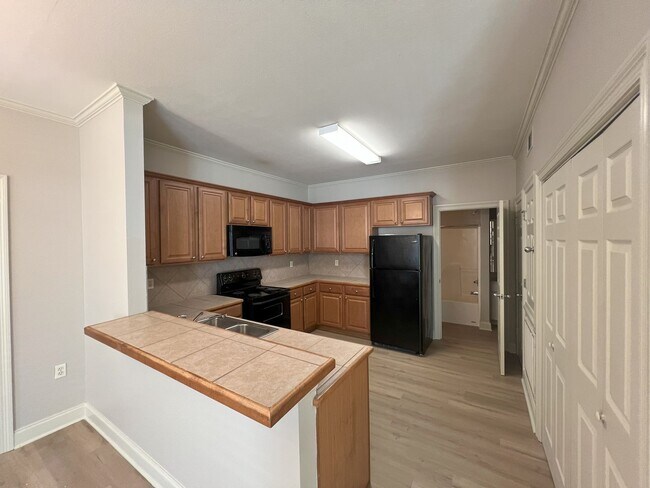 Photo - mjj7300 Unit 18