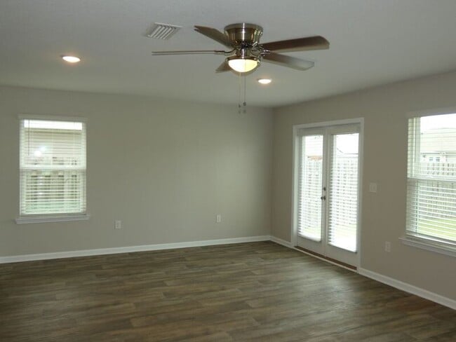 Photo - 5804 Guinevere Ln Unidad PRO-CLO