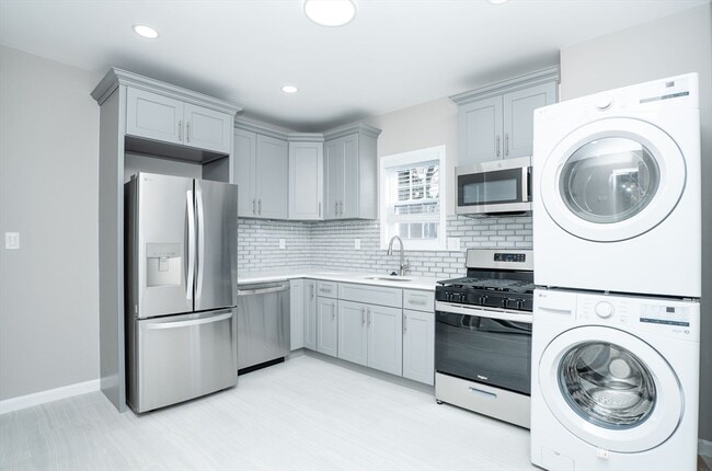 Photo - 15-17 Saunders St Unit 17