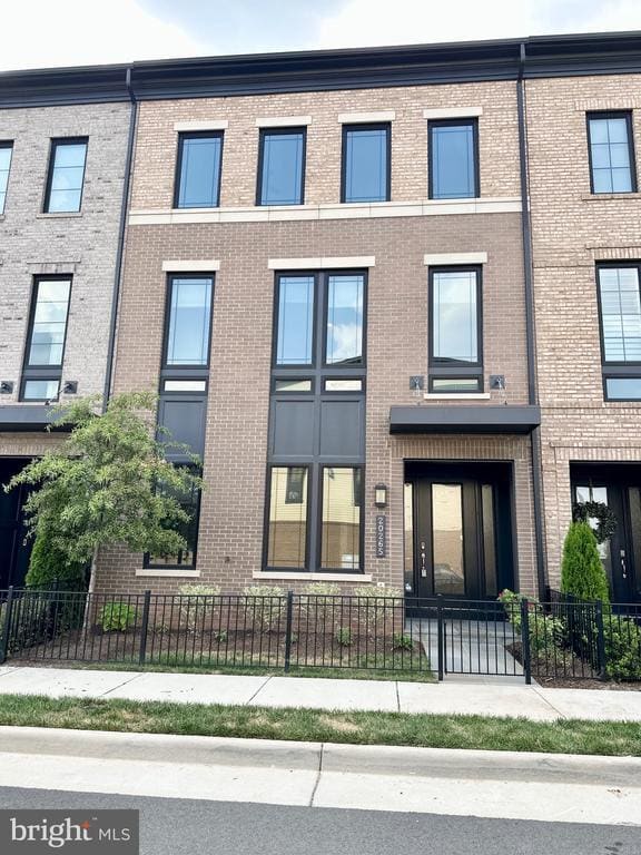 Photo - 20265 Oak Bluff Dr Townhome