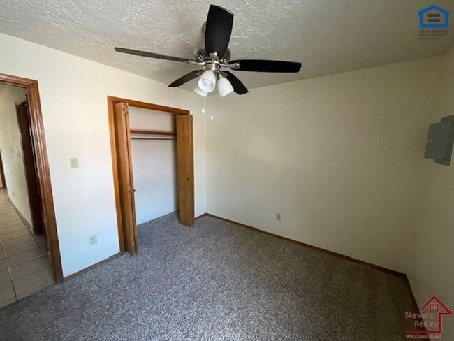 Photo - 1912 SW D Ave