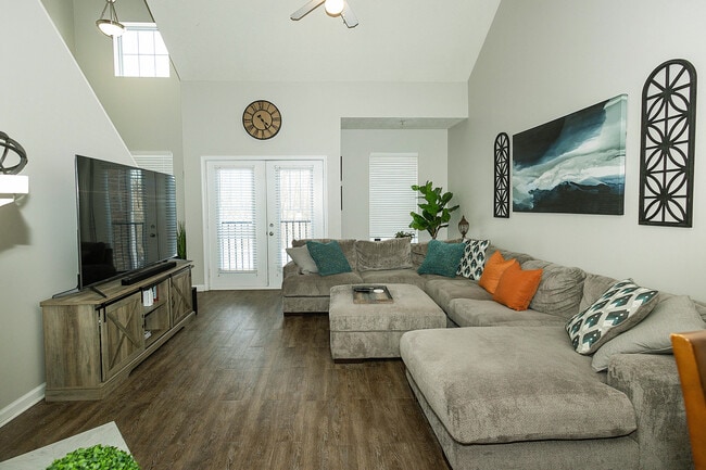 Photo - 6595 Reserve Dr