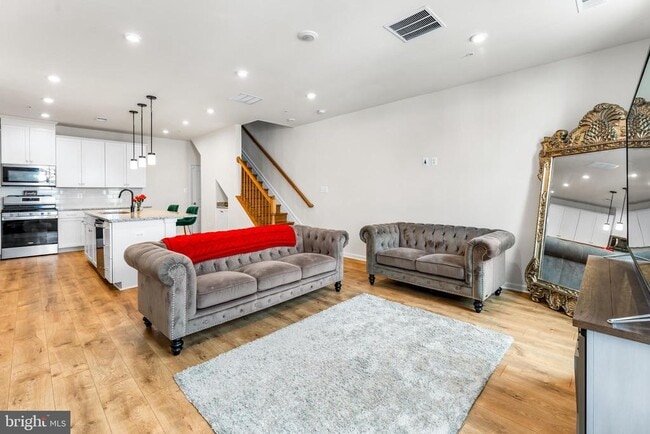 Photo - 4520 Reaney Ln