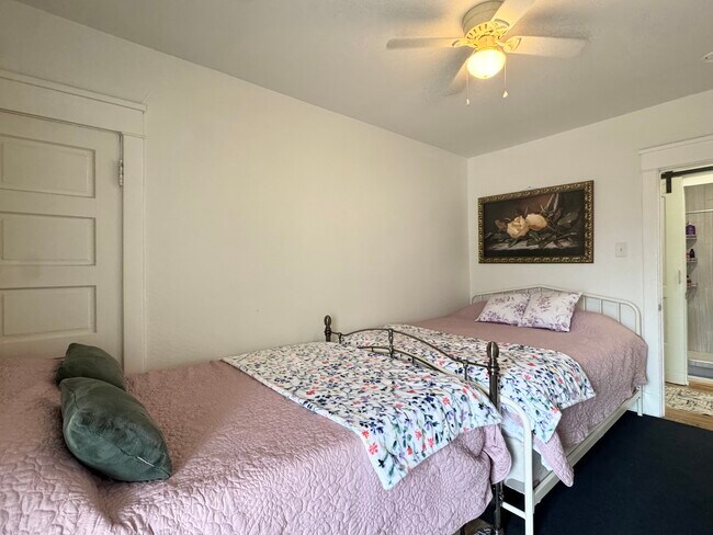 Photo - 512 W 39th Terrace Unit 2