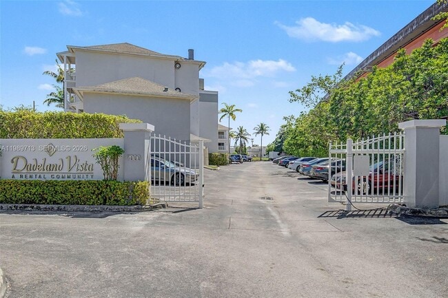 Photo - 7000 SW 80th St Unidad 210