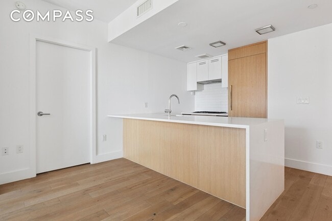 Photo - 319 Schermerhorn St Unit 19B