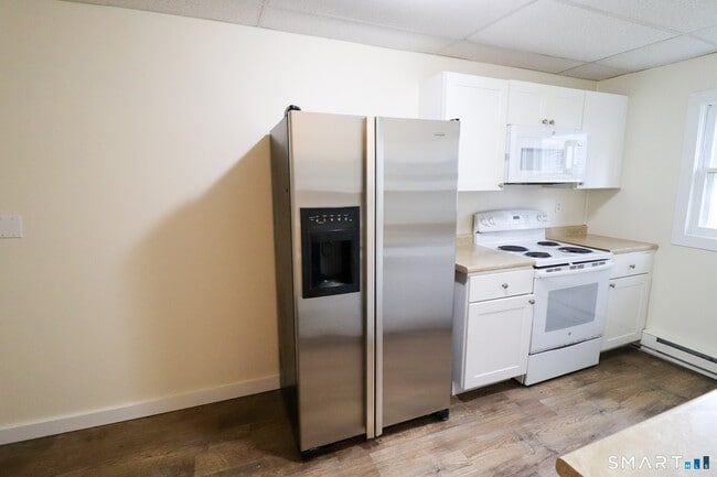 Photo - 374 Main St Unidad Apt C