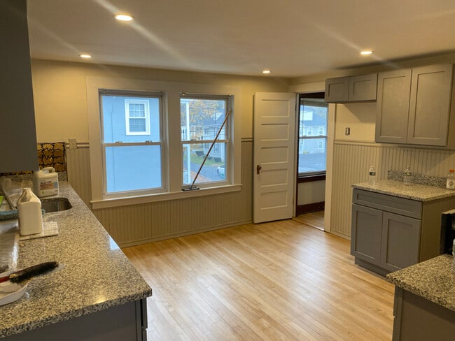 Photo - 404 Church St