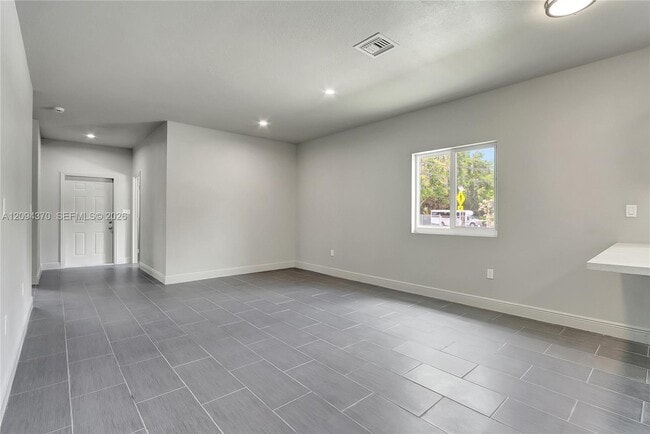 707 NW 2nd Terrace