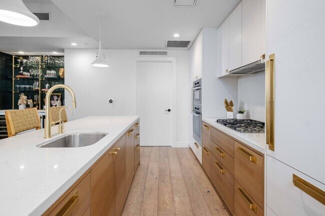 Photo - 70 Rainey St Unit 1706